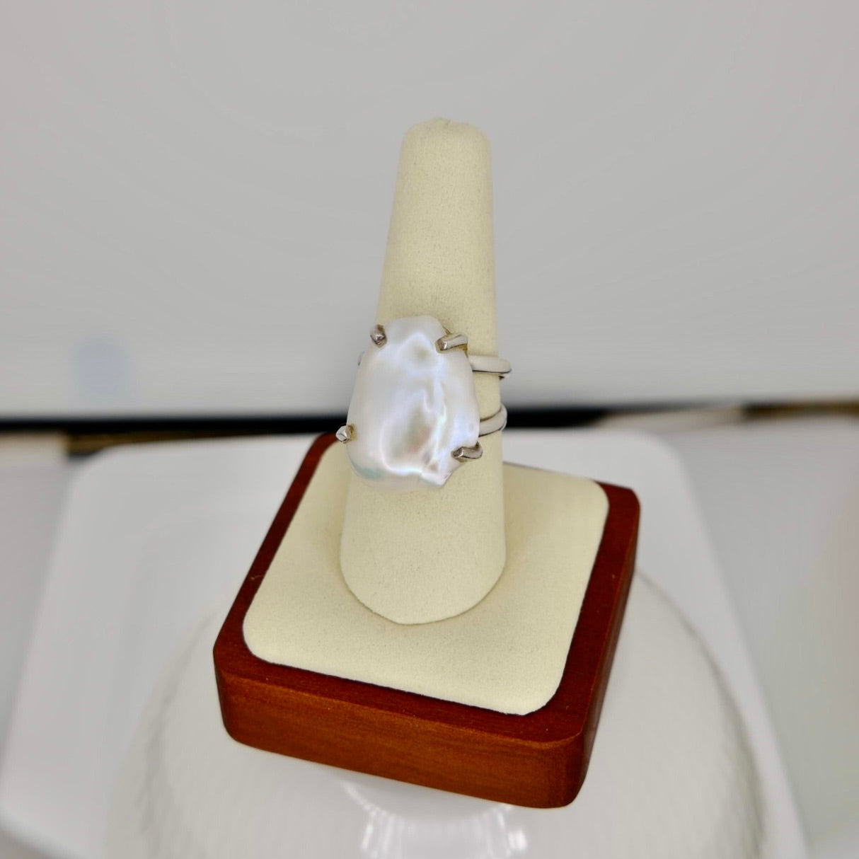 Baroque keshi pearl ring